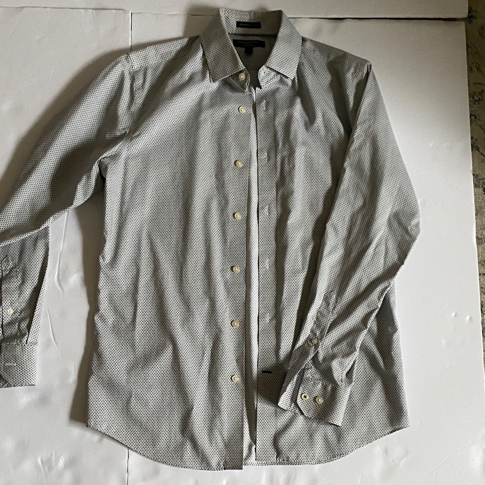 Banana Republic Black and White Patterned Button-Down Shirt